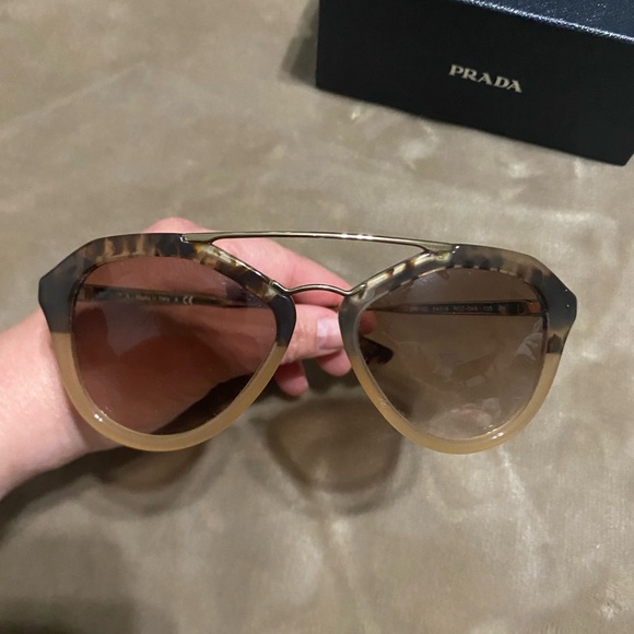 Prada Aviator Tortoise Shell Gold Tone sun glasses w/ COA - Picture 2 of 12